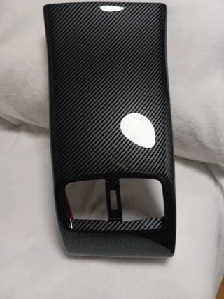 Embellecedor A/A Trasero Toyota Carbono