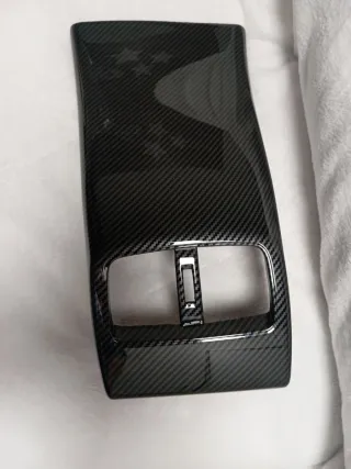 Embellecedor A/A Trasero Toyota Carbono