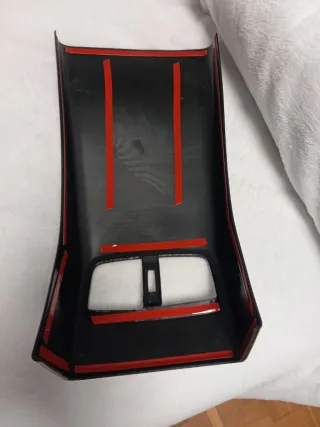 Embellecedor A/A Trasero Toyota Carbono