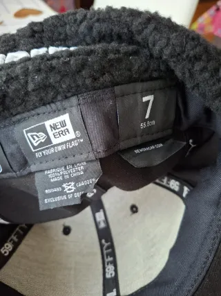 Gorra New Era Raiders negra con orejeras