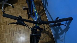 Bicicleta de montaña azul Merida