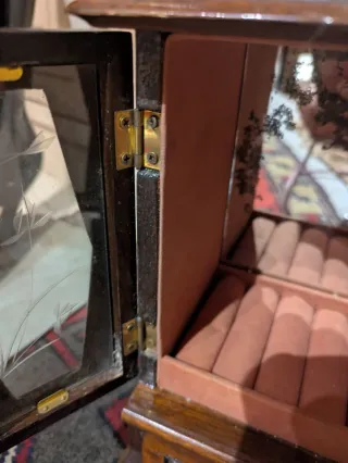 Joyero musical de madera