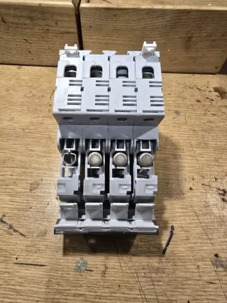 Portafusibili Bticino F323N 32A