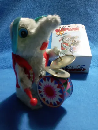 Elefante Musical a Corda in Latta