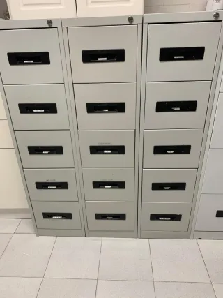 Archivi metallici a 4 cassetti