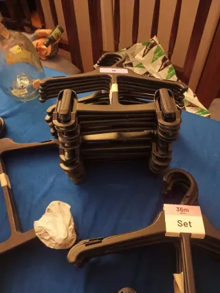 Lote de 48 perchas para ropa de bebé