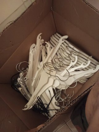 Lote de 48 perchas para ropa de bebé