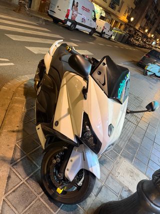 Yamaha TMAX 530 Maxi Scooter Blanca
