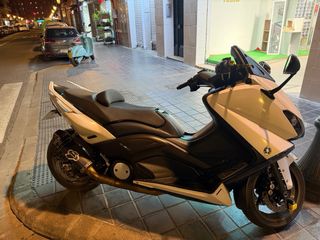 Yamaha TMAX 530 Maxi Scooter Blanca