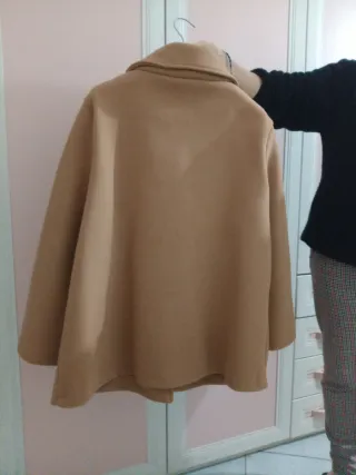 Cappotto beige manica larga
