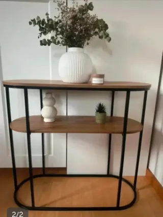 Consola Negra y Madera de hogar