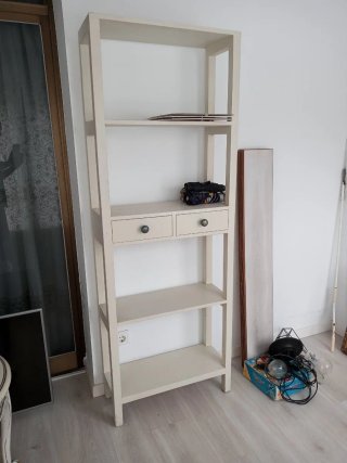 Ultimos días! Estantería de madera beige y blanca