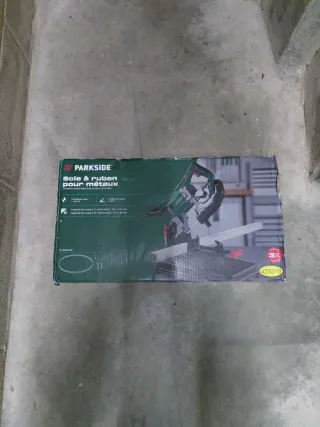 Sierra de cinta Parkside para metales