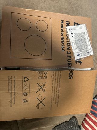 Placa Inducción Candy. 3 fuegos. Cristal Roto