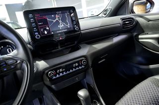 Toyota Yaris   1.5 120H Style P. Premier Edition