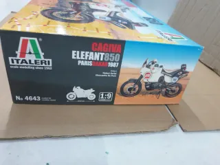 Maqueta CAGIVA ELEFANT 850 1:9 ITALERI