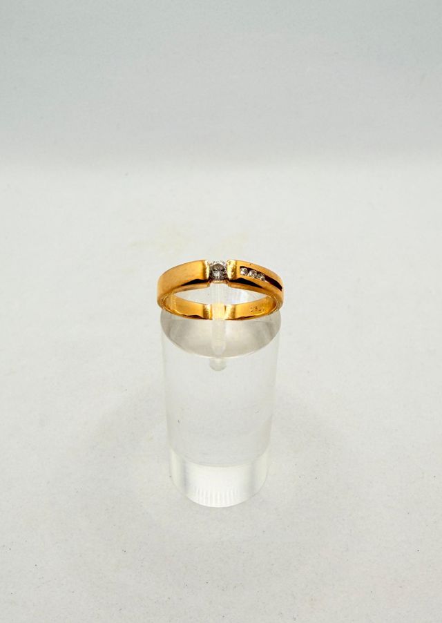 Solitario de oro de 18k circonitas, 3.87 g, T-15.