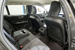 Volvo V60   2.0 B4 D AWD Cross Country Core Auto