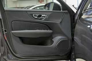 Volvo V60   2.0 B4 D AWD Cross Country Core Auto