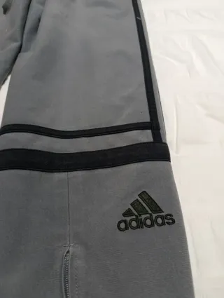 Pantalón Adidas Challenger Gris y negro