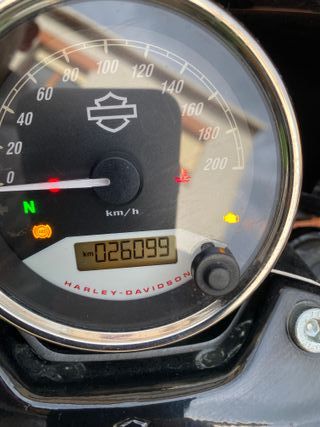 Harley Davidson Street 750 negra