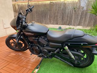 Harley Davidson Street 750 negra