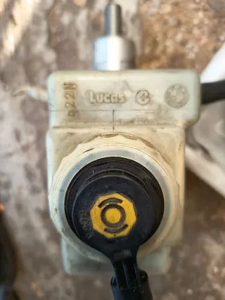 Bomba de freno 32067150-1