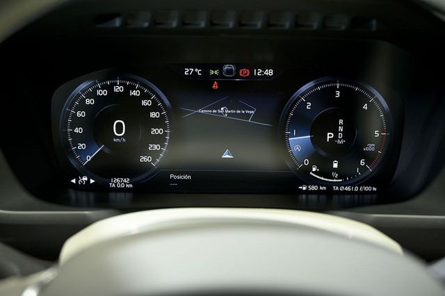 Volvo XC90   2.0 B5 D AWD Momentum Pro Auto