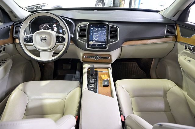 Volvo XC90   2.0 B5 D AWD Momentum Pro Auto