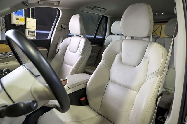 Volvo XC90   2.0 B5 D AWD Momentum Pro Auto