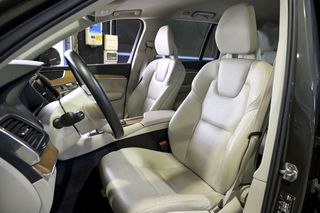 Volvo XC90   2.0 B5 D AWD Momentum Pro Auto