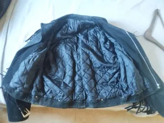Chaqueta de cuero con flecos