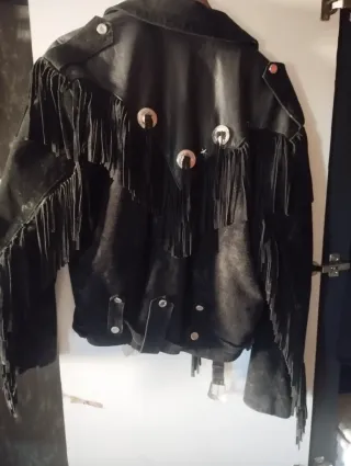 Chaqueta de cuero con flecos