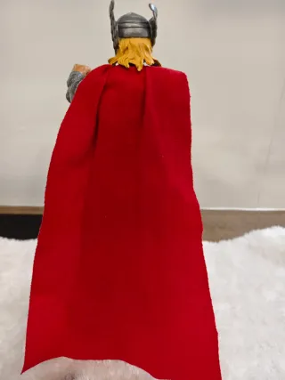 Figura Thor Marvel 30 cm