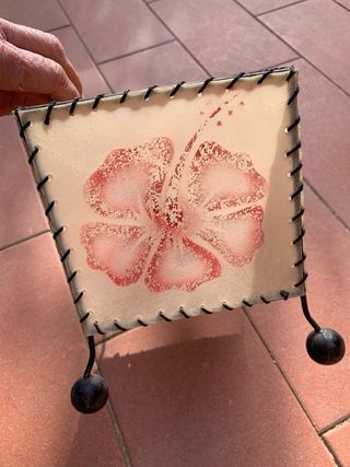 Portacandela vintage con pannello floreale