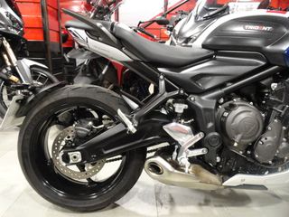 TRIUMPH TRIDENT 660 TRIPLE TRIBUTE