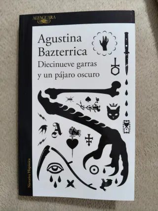 Diecinueve garras y un pájaro oscuro