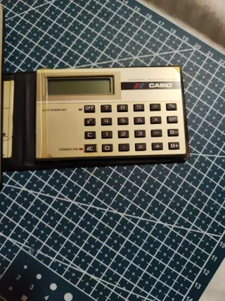 Calculadoras Casio HL-809 y otra