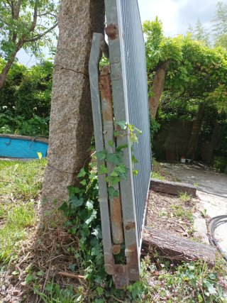 Portón de acero galvanizado. 200 x 268 cm