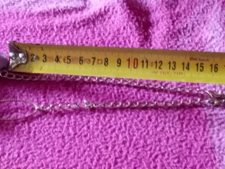 COLLARES CON PIEDRAS Y ADORNOS DE COLORES:1X2€