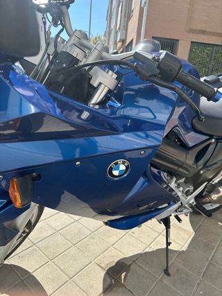 BMW F800 ST Azul con Maletas y Baúl