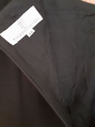 Vestido negro y fucsia con cinturón