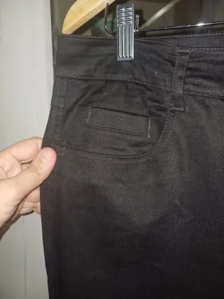 Pantalón chino negro con cremallera