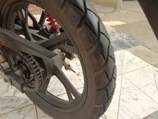 Moto blanca. Honda CBF 125