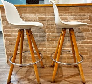 Pack 2 Taburetes Nórdicos Altos Blancos