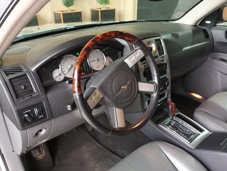 Chrysler 300 C AÑO 2005 CON SOLO 143.000