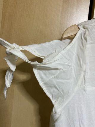 Camiseta Promod blanca hombros descubiertos