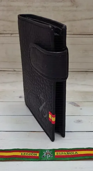 CARTERA CON MONEDERO PIEL LEGION + REGALO PULSERA