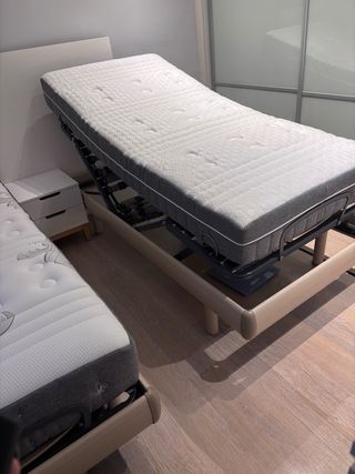 2 Camas Eléctricas con Colchones