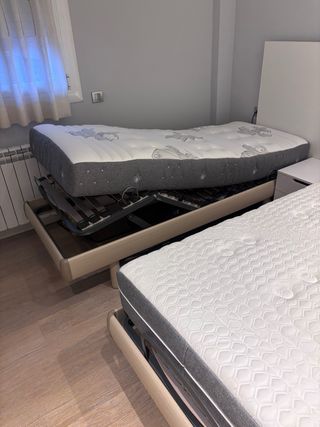 2 Camas Eléctricas con Colchones